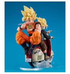 Dragon Ball Z - Figurine 16 cm - Megahouse - Super Saiyan Son Goku & Super Saiyan Son Gohan & Motorbike