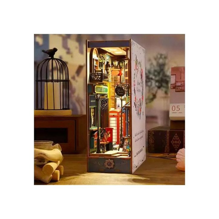Book Nook - Ruelle (18,2 x 8,5 x 24,5 cm) Book Nook - Ruelle (18,2 x 8,5 x 24,5 cm)
