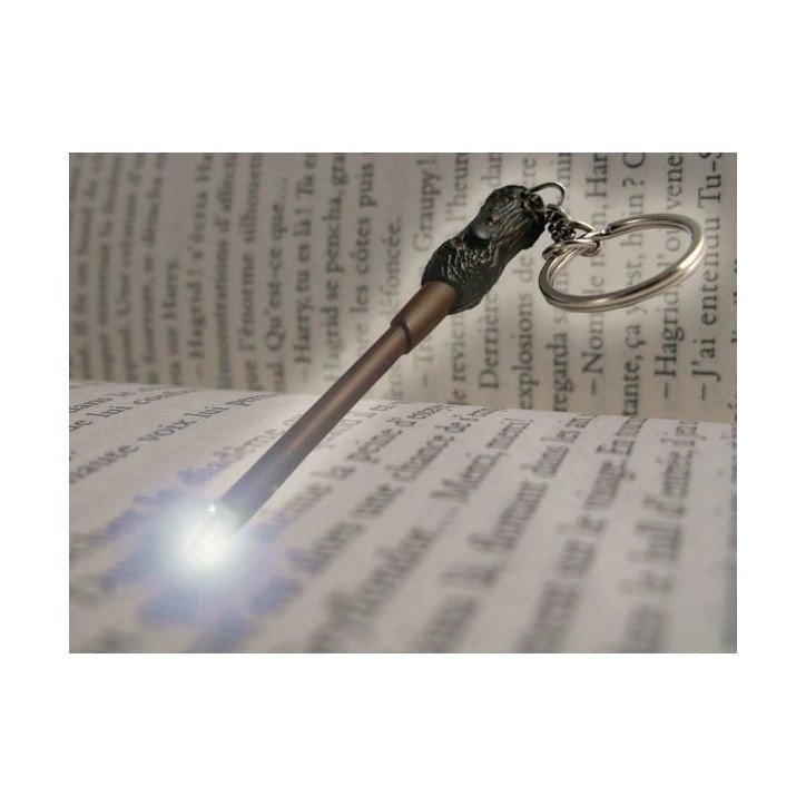 HARRY POTTER - PORTE-CLES PVC - BAGUETTE LUMINEUSE HARRY POTTER HARRY POTTER - PORTE-CLES PVC - BAGUETTE LUMINEUSE HARRY POTTER