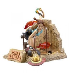 TOMB RAIDER - FIGURINE 17 CM - LARA CROFT VER. 1996